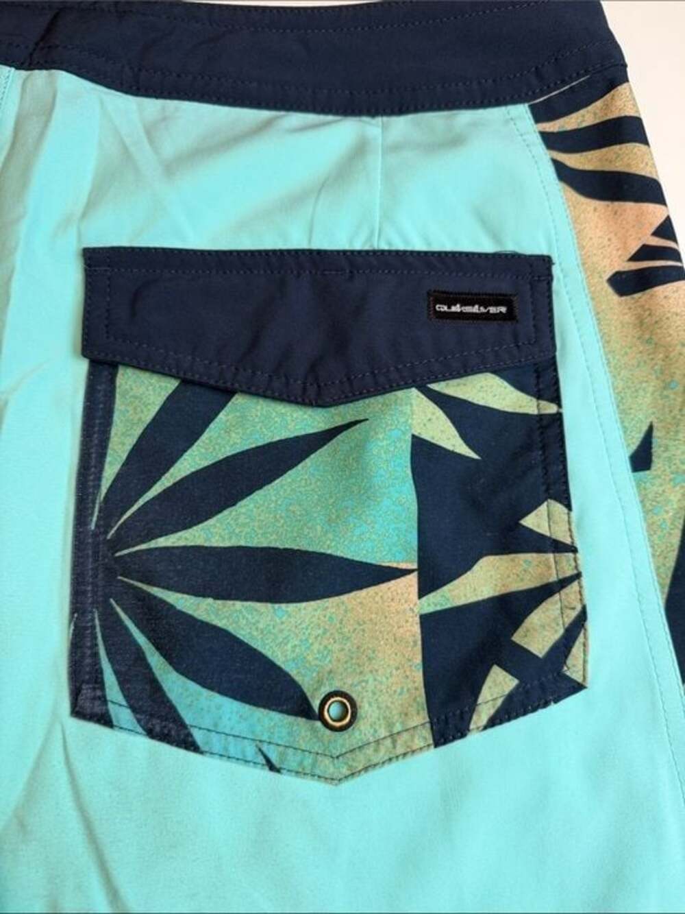 Quiksilver Surfsilk Arch 19" Aqua and Navy Floral Panel Board Shorts - Picture 8 of 10